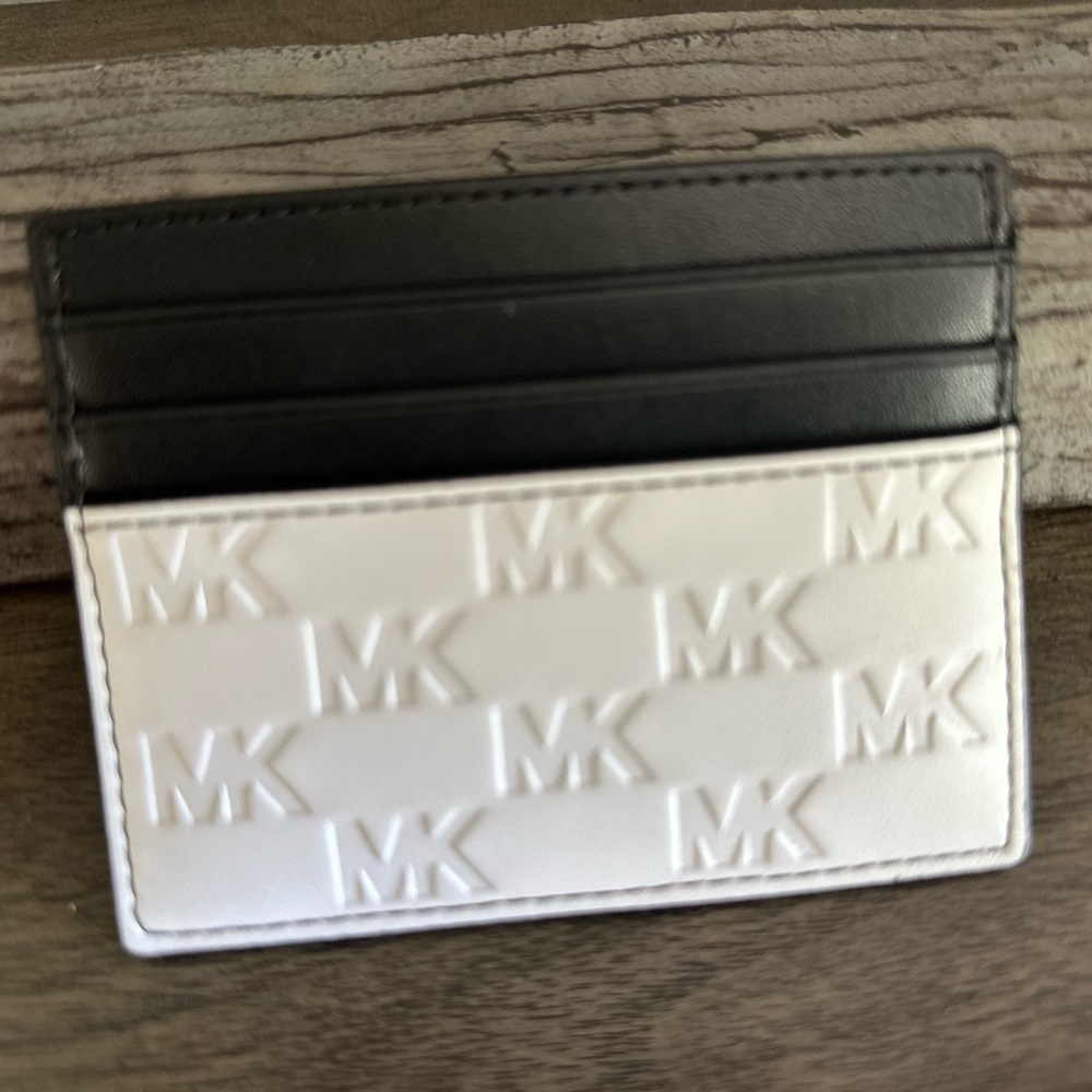 Michael Kors Unisex Cooper Logo Embossed Card Case - Picture 2 of 4